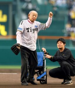 黄金バッテリー復活！田淵幸一氏と江夏豊氏の感動の始球式