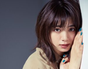 【朗報】池田エライザとアイナ・ジ・エンドの夢の共演がヤバすぎる・・・