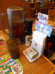 【悲報】すき家のピッチャー直飲み事件、16歳がとんでもないことを・・・