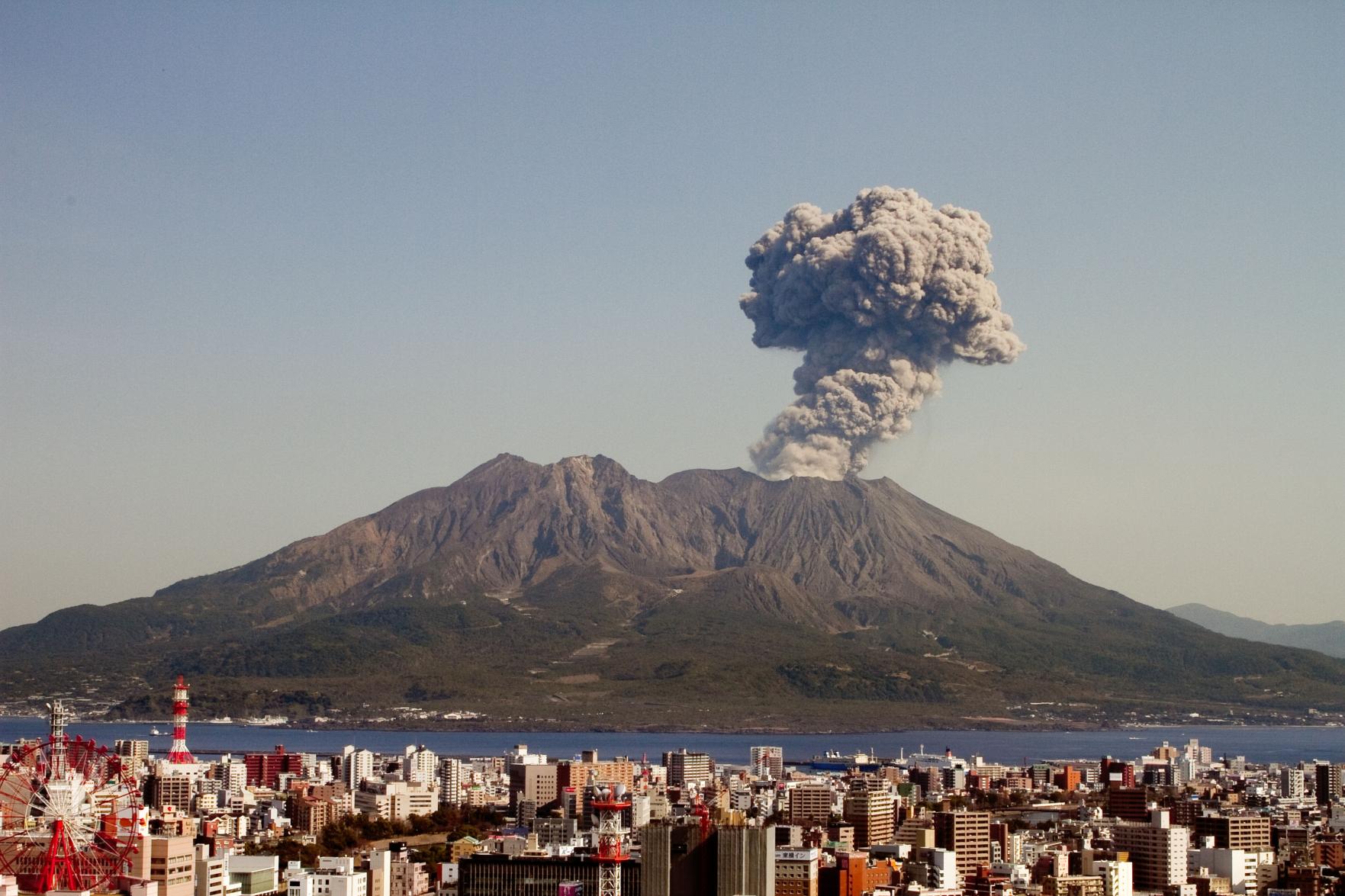 【悲報】桜島が再び噴火!降灰注意報発令中!
