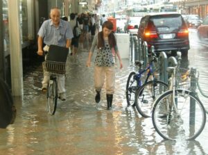 京都市内の水道管からの漏水で冠水発生！その詳細と影響とは