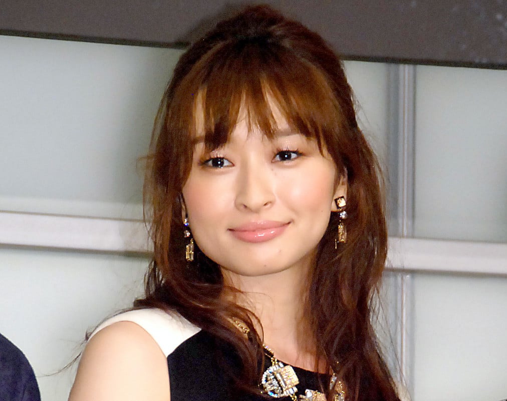 島袋寛子が五十嵐美桜を抱っこ!「まるで親子」と反響続々、癒しの2ショットが話題に