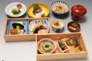 名店「日本料理 喜一」に何が？営業停止中の闇営業で再びノロ食中毒