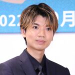 【高地優吾へ愛のエール】Mステで「こーちラブ」掲げたSixTONES5人にSNS絶賛「これが本当の絆」