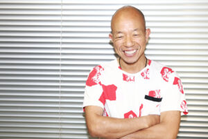 小峠英二が自宅でガチ告白！「結婚してください」に妻はまさかの一言