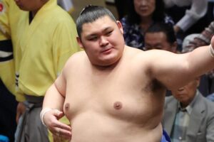 横綱決戦6年ぶりの激闘！大の里が豊昇龍を寄り倒し、通算5度目の賜杯