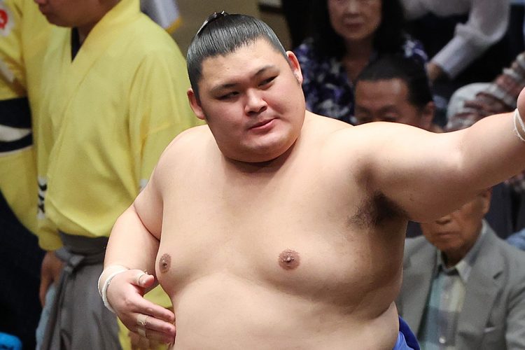 横綱決戦6年ぶりの激闘!大の里が豊昇龍を寄り倒し、通算5度目の賜杯