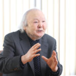 藤井聡太六冠が涙の追悼「信念を貫く姿勢を学んだ」デビュー戦の相手・加藤一二三さんとの特別な絆