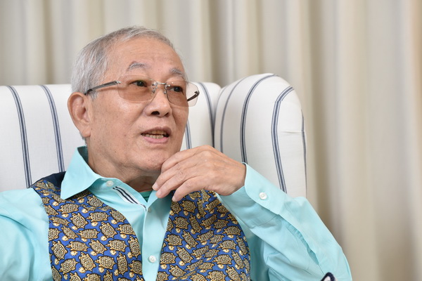 ケネディ暗殺に迫った男・落合信彦さん死去、『2039年の真実』とスーパードライCMの記憶が蘇る