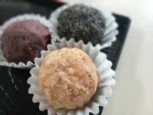 和菓子店の倒産相次ぐ…伝統の味と新しい客層に届く商品づくりの難しさ